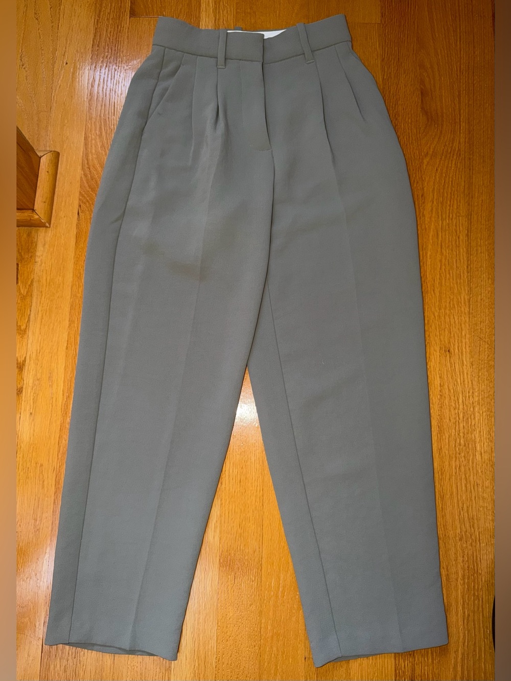 Aritzia Wilfred Women’s Sage Green Pleated Dress Pant Trouser Size 00 SHORT